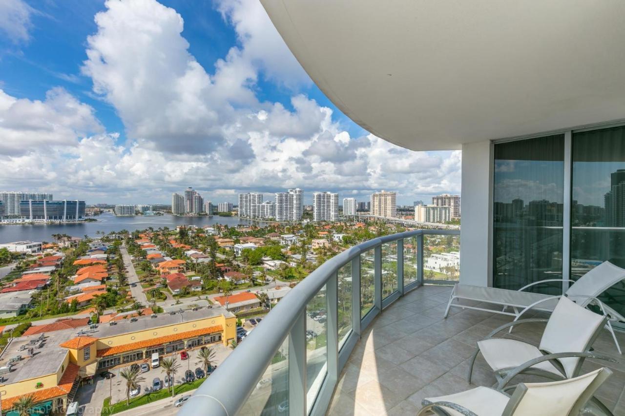 Ocean View 25Th Floor At Marenas Beach Resort By Ammosfl Miami Beach Exterior photo